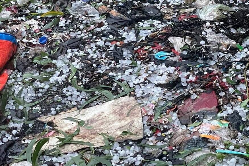 জয়নগরে বরফ কুড়াতে হুড়োহুড়ি পড়ে গেল