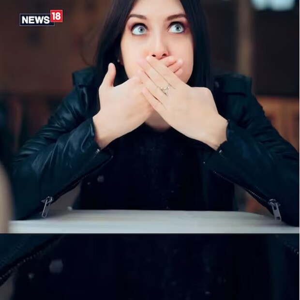 কীভাবে হেঁচকি বন্ধ করা যাবে?- হেঁচকি বন্ধ করার জন্য অনেক ঘরোয়া প্রতিকার রয়েছে। তবে কিছু বিশেষজ্ঞের মতে, কিছু ক্ষণ শ্বাস আটকে রাখলে সহজেই হেঁচকি থেকে মুক্তি পাওয়া সম্ভব। এর পাশাপাশি কাগজের ঠোঙায় শ্বাস নিলে হেঁচকিও বন্ধ হয়। এটি ঘটে, কারণ এই কৌশলের মাধ্যমে ফুসফুসে কার্বন ডাই অক্সাইড তৈরি হয়। যা ডায়াফ্রামকে শিথিল করতে সহায়তা করে।