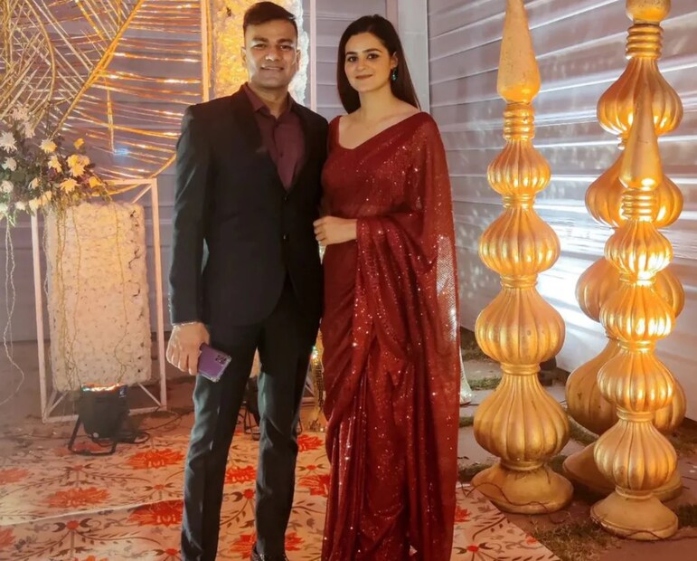  বর্তমানে বিহারের রোহতাস জেলার দেহরি অন সোন-এ এসিপি হিসেবে কর্মরত এই আধিকারিক। ২০২০ সালের ১৪ ফেব্রুয়ারি তিনি বিয়ে করেন পশ্চিমবঙ্গের হাওড়া জেলার উলুবেড়িয়ার তৎকালীন মহকুমাশাসক তুষার সিংলাকে। তুষার নিজে একজন IAS আধিকারিক।