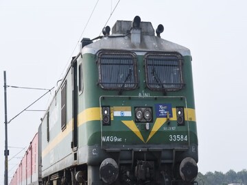 ২০২২-২৩ সালে ৬৪টি এলএইচবি রেককে এইচওজি অনুবর্তী হিসেবে নির্মাণ উত্তর-পূর্ব সীমান্ত রেলের