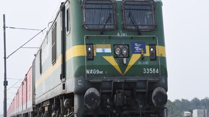 ২০২২-২৩ সালে ৬৪টি এলএইচবি রেককে এইচওজি অনুবর্তী হিসেবে নির্মাণ উত্তর-পূর্ব সীমান্ত রেলের ২০২২-২৩ সালে ৬৪টি এলএইচবি রেককে এইচওজি অনুবর্তী হিসেবে নির্মাণ উত্তর-পূর্ব সীমান্ত রেলের