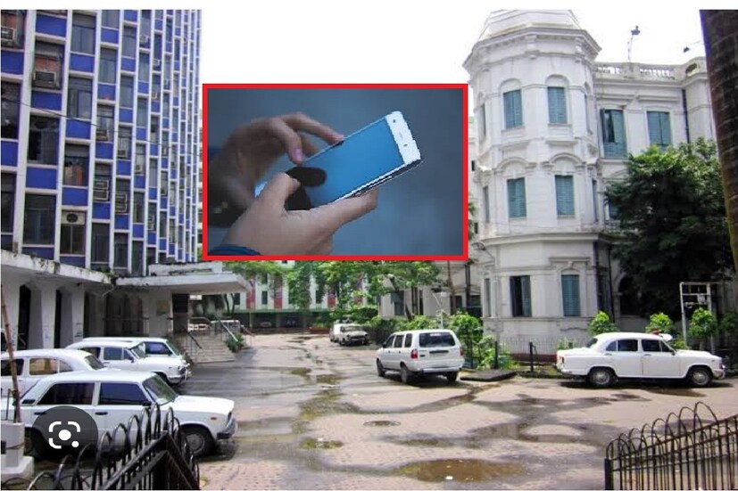 উদ্ধার হয়েছে ছটি ব্যাগ। সেখান থেকে একটি হার্ডডিস্ক, পেনড্রাইভ ও একাধিক নথিপত্র উদ্ধার করা হয়েছে। নিয়োগ দুর্নীতির কান্ডে ৩৫০০ বেশির নামের তালিকা উঠে এসেছে সিবিআই হাতে। ছবি সহ অ্যাডমিট কার্ডের জেরক্স ও শিক্ষাগত যোগ্যতার প্রমাণের নকল কপি উদ্ধার করা হয়েছে ব্যাগ থেকে।