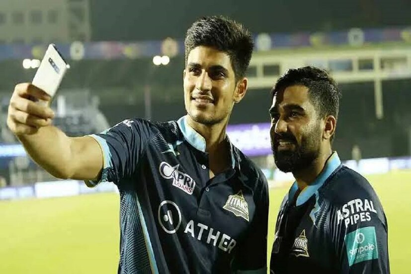 চেন্নাইয়ের একটি বেসরকারি হাসপাতালে ভর্তি হন গিল। তিনি দলের সঙ্গে দিল্লি যাননি। এখন যা পরিস্থিতি তাতে তিনি পাকিস্তানের বিরুদ্ধেও খেলতে পারবেন কি না সন্দেহ।