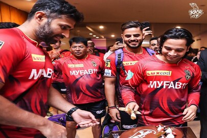 ফিল গুড পরিবেশ নাইট রাইডার্স দলে