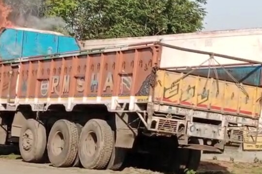 গাড়িতে