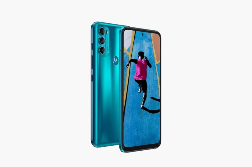 Moto G71 5G -  এই স্মার্টফোনটিতে একটি ৬.৪০ ইঞ্চি AMOLED ডিসপ্লে রয়েছে যা Octa Core Qualcomm SM6375 Snapdragon ৬৯৫ 5G প্রসেসরে কাজ করে। এর ট্রিপল রিয়ার ক্যামেরা সেটআপে একটি ৫০ MP প্রাইমারি সেন্সর, ৮ MP সেকেন্ডারি সেন্সর এবং ২ MP ডেপথ সেন্সর রয়েছে। একই সঙ্গে সেলফির জন্য সামনে একটি ১৬ MP সেন্সর দেওয়া হয়েছে।
