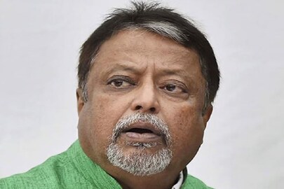 সোনার কেল্লার মতোই বাস্তবেও শুরু মুকুলের খোঁজ।