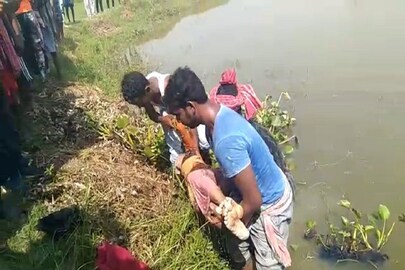পুকুরের ধারে যেতেই বীভৎস দৃশ্য