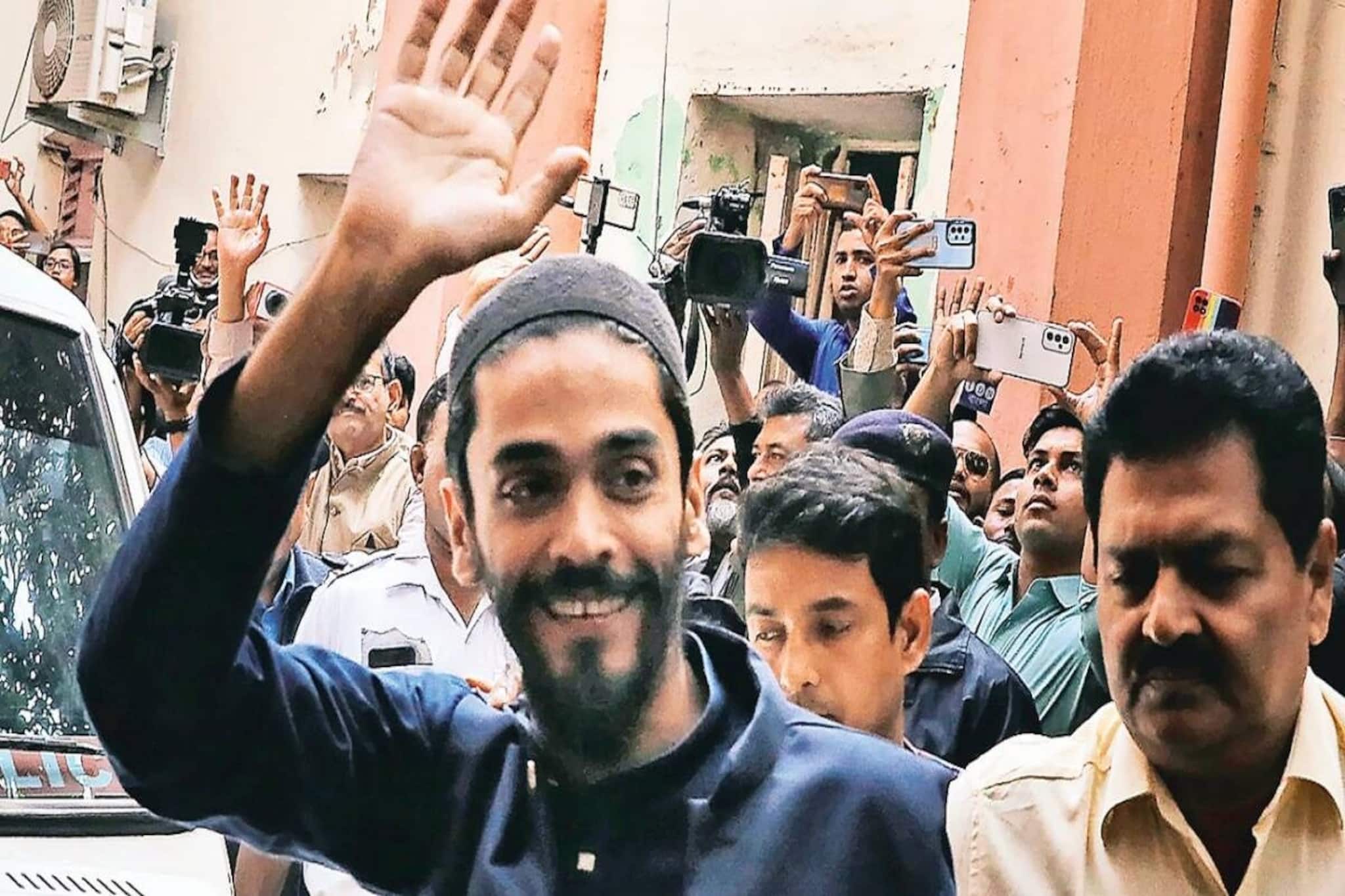 তৃণমূলের জন্য অভিনব টোটকা দিলেন নওশাদ সিদ্দিকী! পাল্টা তৃণমূল বলছে, হতাশাগ্রস্ত!