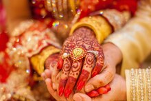 অন্তঃসত্ত্বা কিনা জানতে শারীরিক পরীক্ষা করা হল হবু কনেদের, বিতর্কিত গণবিবাহ