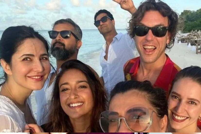 নেটমহলে জোর গুঞ্জন, তাহলে কি ক্যাটরিনার ভাই সেবাস্টিয়ানই অনাগত সন্তানের বাবা? একদিকে এই চর্চা গুঞ্জরিত হলেও অন্যদিকে ইলিয়েনার অনুরাগীদের আর্জি, অভিনেত্রীর ব্যক্তিগত জীবন নিয়ে এই কৌতূহলী কাটাছেঁড়া এ বার বন্ধ হোক। 