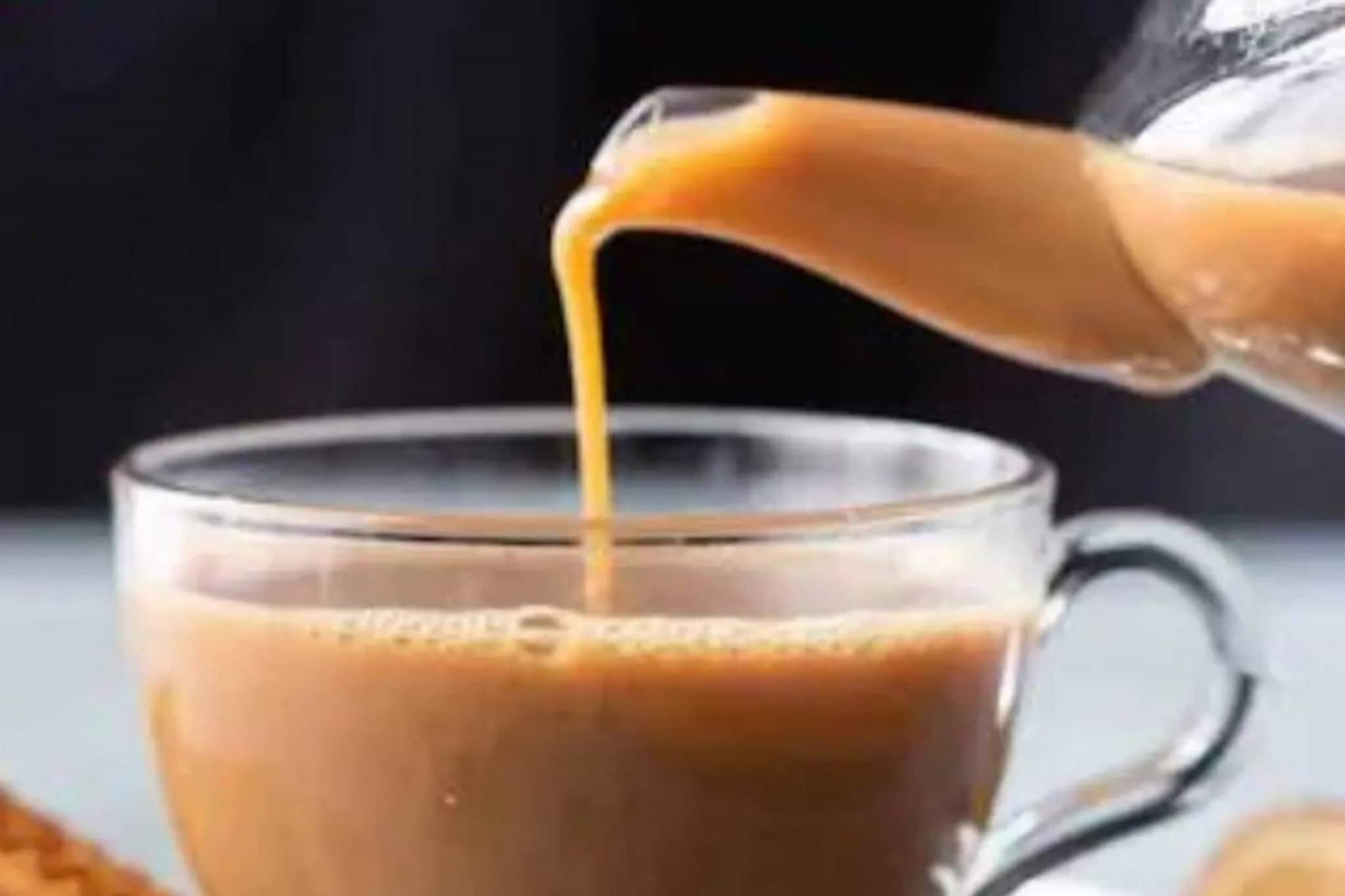 সারা দিনে অনেক বার দুধ চা পান করেন? দেখুন শরীরের এই অঙ্গের কী সর্বনাশ করছেন