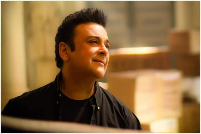 বিতর্কের সঙ্গে তাঁর সম্পর্ক নতুন নয়। আরও একবার শিরোনামে উঠে এলেন আদনান সামি। গায়ককে নিয়ে বিস্ফোরক তাঁর ভাই জুনেদ সামি। ফেসবুকে এক সুদীর্ঘ পোস্টে দাদা আদনানের বিরুদ্ধে অভিযোগের খতিয়ান পেশ করেছেন তিনি। 
