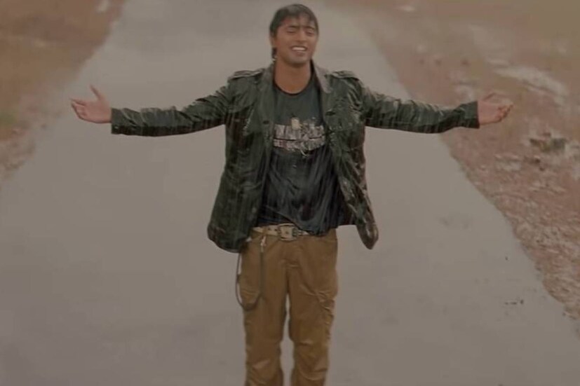 রিমঝিম এ ধারাতে  ২০০৮ সালে মুক্তিপ্রাপ্ত 'প্রেমের কাহিনী'-র এই গানটির স্রষ্টা জি‍ৎ গঙ্গোপাধ্যায়, গায়ক শান। পর্দায় দেব এবং কোয়েল মল্লিকের রসায়ন এই প্রেমের গানকে অন্য মাত্রা দিয়েছিল।