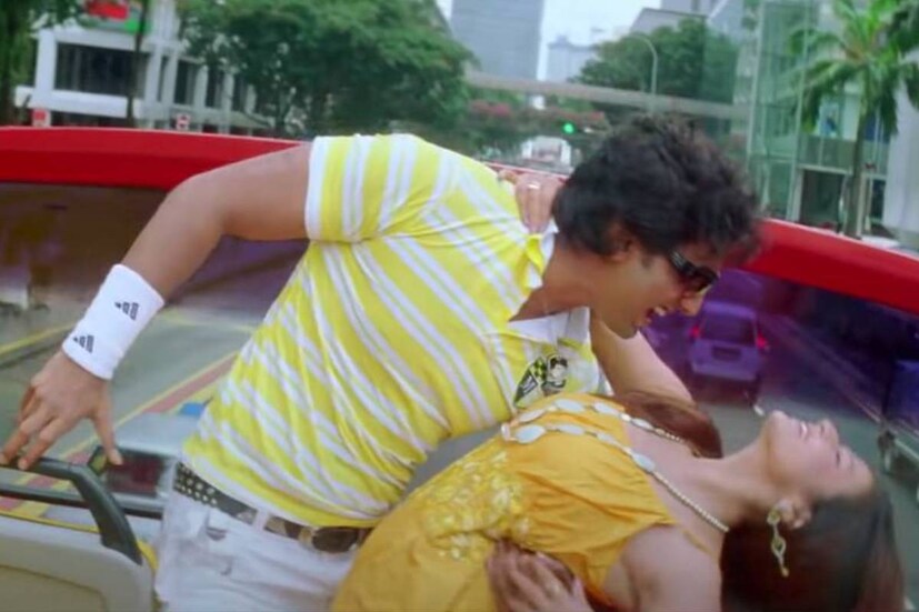 মন মানে না  দেব এবং কোয়েল অভিনীত 'মন মানে না' ছবির টাইটেল ট্র্যাক এক সময়ে ঝড় তুলেছিল দর্শকমহলে। জুবিন গর্গ এবং জুন বন্দোপাধ্যায় গানটি গেয়েছিলেন। এত বছর পরেও 'মন মানে না'-র তালে নেচে ওঠেন অনেকেই।