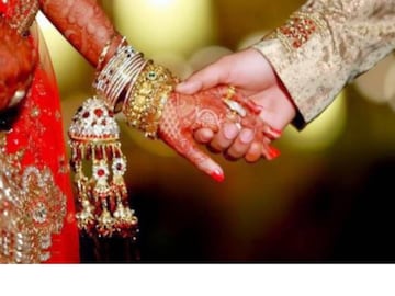 পুলিশ ডেকে নিষ্পত্তি হল বিয়ের নাটক