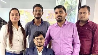 প্রতিবন্ধকতা কাটিয়ে তিনি এখন স্টার্ট আপের মালিক