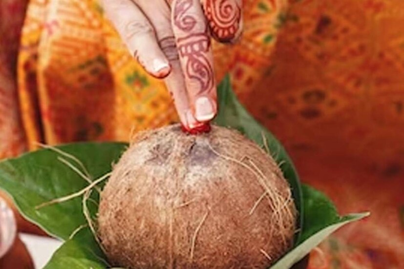 এই দিনে সৌভাগ্য সূচিত করতে পরুন মুগা বস্ত্র৷