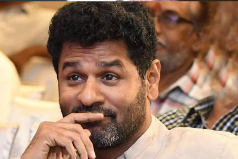 ২০২০ সালে করোনা পরিস্থিতির মধ্যেই ওই ফিজিওথেরাপিস্টকে বিয়ে করেন প্রভু দেবা। প্রথম দিকে তাঁদের বিয়ে ছিল গোপনই। ইন্ডাস্ট্রির কোনও তারকা নয়। একান্ত ঘরোয়া সেই অনুষ্ঠানে আমন্ত্রিত ছিলেন আত্মীয় পরিজন ও বন্ধুবান্ধবরা। 