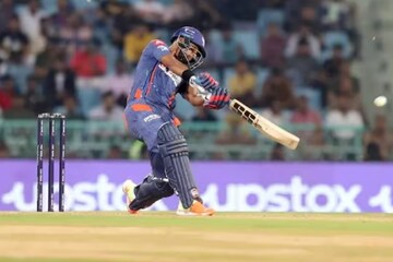 যেমন রূপ তেমন ফিগার,স্বামীর ব্যাটের মতই উষ্ণতার ঝড় তোলেন পুরানের স্ত্রী,রইল ছবি