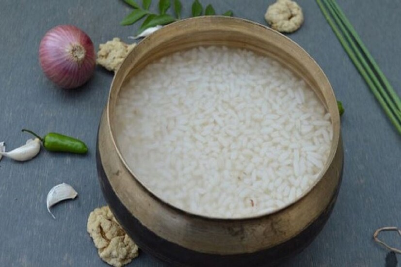 অত্যাধিক গরম থেকে বাঁচতে গ্রাম বাংলার অতি জনপ্রিয় খাবার পান্তা যাকে বাসি ভাতও বলা হয়।কথায় বলে, পান্তা ভাতের জল তিন পুরুষের বল! তাই এই তীব্র গরমে পান্তার বিকল্প কিছু নেই বলছেন গ্রাম বাংলার মানুষ। 