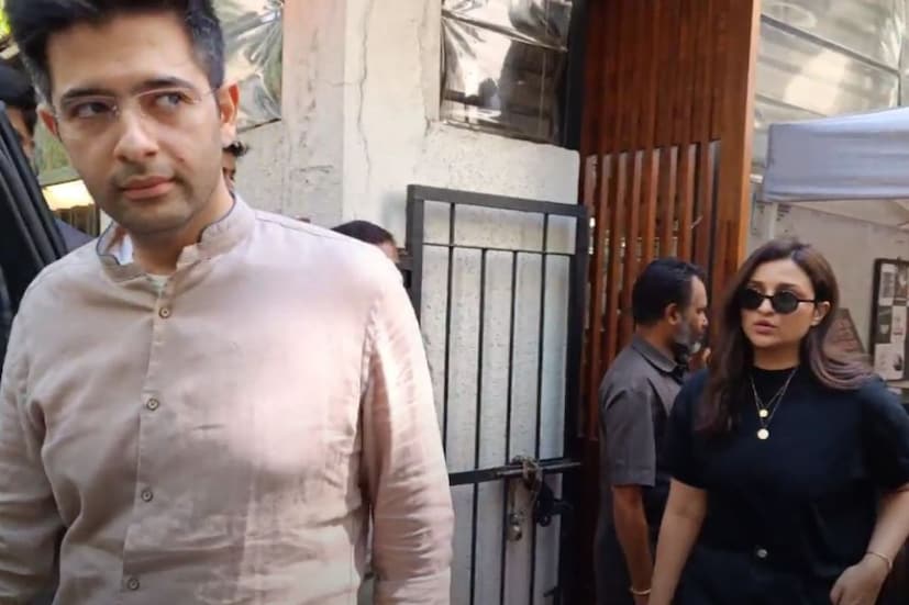 পরিণীতি ভিডিওটিতে লাইক দেন। আর তা দেখে অনুরাগীরা ভরিয়ে দেন শুভেচ্ছা বার্তায়। 