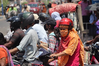 ক্রমেই বাড়ছে গরম