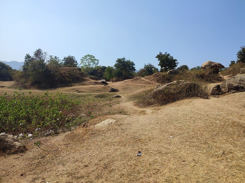 রাজ্যের কোনও , কোনও জায়গায় মেঘলা আকাশ দেখা যাচ্ছে সকলের দিকে। বেলা বাড়াতেই বাড়ছে ভ্যাপসা গরম। আগামী বেশ কিছুদিন এই ভাবেই রূপ পরিবর্তন করবে প্রকৃতি। হাঁসফাসানি গরমে নাজেহাল হতে পারে রাজ্যবাসী বলে জানা গিয়েছে আবহাওয়া দফতর সূত্রে। Input- Sarmistha Banerjee