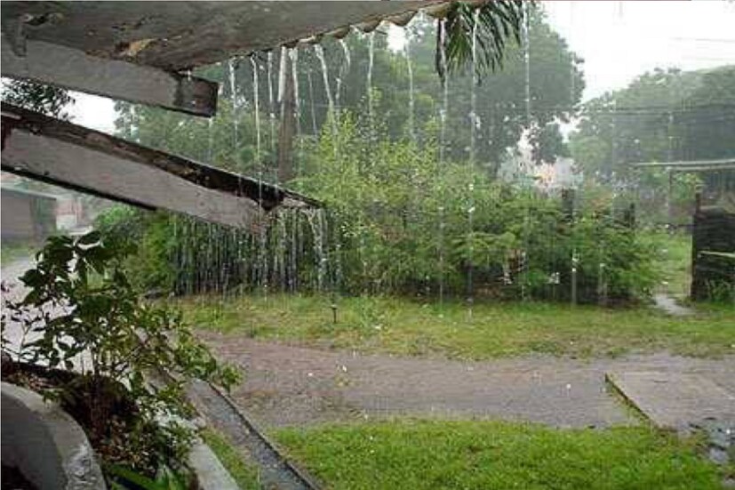 আগামী ২৪ ঘণ্টায় শিলাবৃষ্টির সম্ভাবনা উত্তরাখন্ড ও হিমাচল প্রদেশে। বজ্রবিদ্যুৎ সহ বৃষ্টির সঙ্গে ৩০ থেকে ৪০ কিলোমিটার দমকা ঝোড়ো হাওয়া বইবে উত্তর-পশ্চিম ভারতের পার্বত্য ও সমতল এলাকার কিছু অংশে।
