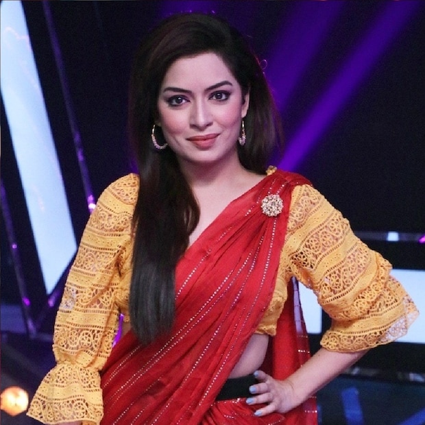 *প্রসঙ্গত, রিমঝিম এই মুহূর্তে ব্যস্ত ধারাবাহিক 'আলতা ফড়িং'-র শ্যুটে। ধারাবাহিক 'কৃষ্ণকলি', 'তিতলি' তাঁর সাম্প্রতিক কাজ। 'ডান্স বাংলা ডান্স' রিয়্যালিটি শো-র গত সিজনে তিনি মেন্টর ছিলেন।