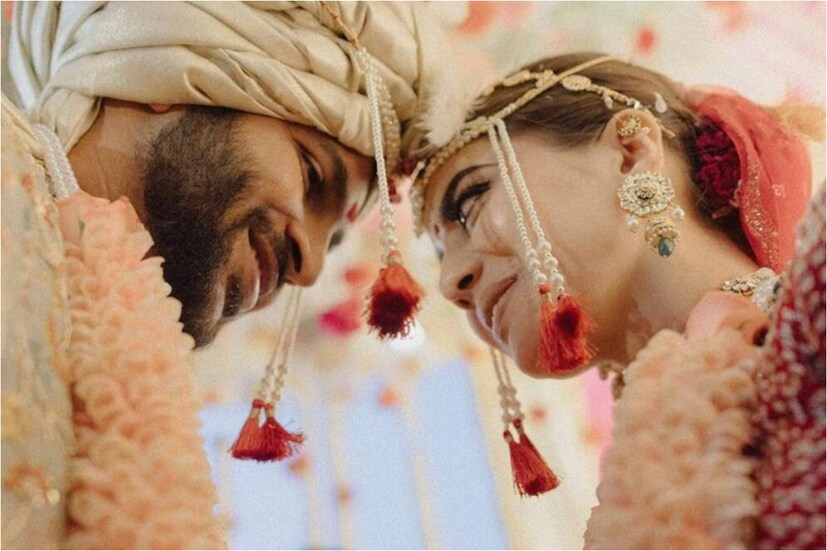 শার্দুলের স্ত্রী মিতালি বর্তমানে একটি বেকারি কোম্পানি চালান। যেই ব্যবসায় যথেষ্ট খ্যাতি অর্জন করেছেন তিনি।