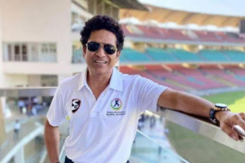 ১০) একক বিশ্বকাপে সর্বোচ্চ ৬৭৩ রানের রেকর্ডটি সচিন তেন্ডুলকরের নামে রয়েছে। তিনি ২০০৩ সালের বিশ্বকাপে এটি করেছিলেন এবং ম্যান অফ দ্য সিরিজ হন।