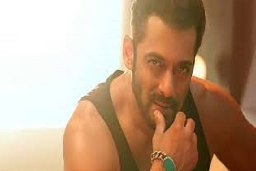  ওয়ার্ক ফ্রন্টের কথা বলতে গেলে  সলমন খানের  টাইগার ৩ ছবিটি  ২০২৩ সালের দীপাবলিতে মুক্তি পাওয়ার কথা রয়েছে। ছবিটি পরিচালনা করেছেন মনীশ শর্মা। বহু প্রতীক্ষিত  ছবি নিয়ে দর্শকদের উত্তেজনাও তুঙ্গে৷