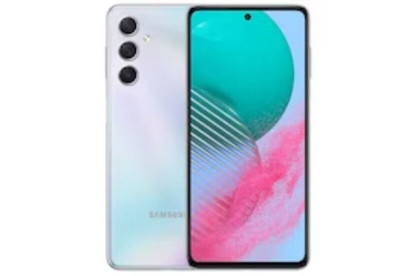 ফোনটি Exynos ১৩৮০ চিপসেট যুক্ত। এই ফোনটিতে ১০৮ মেগাপিক্সেল ট্রিপল রিয়ার ক্যামেরার সেটআপ দেওয়া হয়েছে। ফোনটিতে ২৫W দ্রুত চার্জিং সহ একটি ৬০০০ mAh ব্যাটারি রয়েছে।