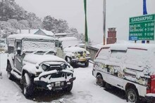 বরফ বৃষ্টিতে ডুবে পর্যটকরা, সাদা গালিচায় মোড়া টংলু-সান্দাকফু, দেখুন ছবিতে
