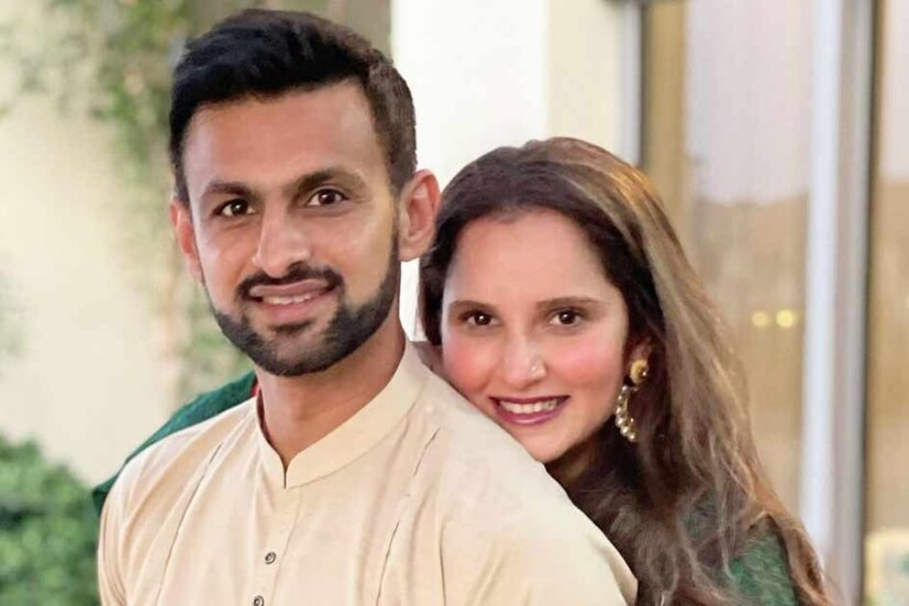 জানেন, এর আগেও একাধিক পাক ক্রিকেটার বিয়ে করেছেন ভারতীয় মহিলাদের। গত ২০১০ সালে শোয়েব মালিক আর সানিয়া মিরজা বিয়ে করেন। তাঁদের পুত্রসন্তানও রয়েছে, ইজহান মিরজা মালিক।