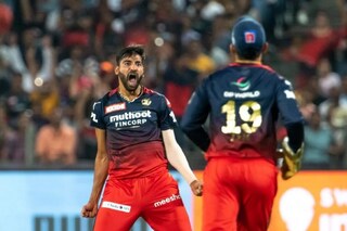সিরাজকে ফোন অচেনা ব্যক্তির