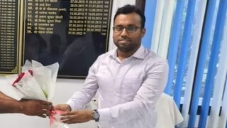 নিজের বিয়ের অনুষ্ঠানের জন্য বিসিসিআইয়ের সঙ্গে ঝামেলায় জড়িয়েছিলেন এই জেলা শাসক ! নিজের বিয়ের অনুষ্ঠানের জন্য বিসিসিআইয়ের সঙ্গে ঝামেলায় জড়িয়েছিলেন এই জেলা শাসক !