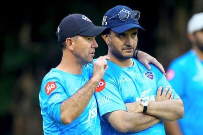 সৌরভ স্বপ্ন দেখাচ্ছেন