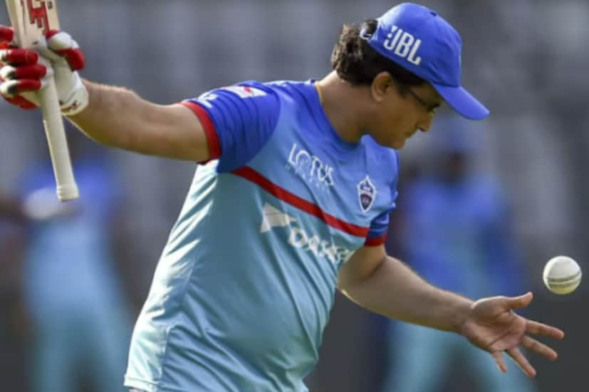 জানা যাচ্ছে সৌরভের বায়োপিকে অভিনয় করবেন একজন পঞ্জাবি অভিনেতা। আর তিনি বেশ জনপ্রিয়। 
