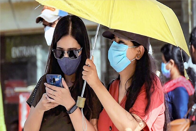 *বুধবারের রেকর্ড ছাড়াল বৃহস্পতিবার। বুধবারের পর এ দিন ১ ডিগ্রি বৃদ্ধি পেয়ে দিনের সর্বোচ্চ তাপমাত্রা ৪১ ডিগ্রি। পশ্চিম মেদিনীপুর ও ঝাড়গ্রাম জেলায় 'লু' প্রবাহের সতর্কতা জারি করা হয়েছে। আরও তাপমাত্রা বাড়বে বলে জানিয়েছে হাওয়া অফিস। প্রতিবেদনঃ রঞ্জন চন্দ। ফাইল ছবি। *বুধবারের রেকর্ড ছাড়াল বৃহস্পতিবার। বুধবারের পর এ দিন ১ ডিগ্রি বৃদ্ধি পেয়ে দিনের সর্বোচ্চ তাপমাত্রা ৪১ ডিগ্রি। পশ্চিম মেদিনীপুর ও ঝাড়গ্রাম জেলায় 'লু' প্রবাহের সতর্কতা জারি করা হয়েছে। আরও তাপমাত্রা বাড়বে বলে জানিয়েছে হাওয়া অফিস। প্রতিবেদনঃ রঞ্জন চন্দ। ফাইল ছবি।