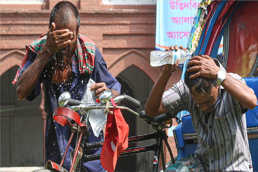 *রাতের দিকে তাপমাত্রা তুলনামূলক কম থাকবে। একইসঙ্গে আর্দ্রতাজনিত অস্বস্তি অনুভূত হবে বেলা বাড়ার সঙ্গে সঙ্গে। জেলায় সকালে আপেক্ষিক আর্দ্রতার হার থাকবে ৩৯ শতাংশের মতো। রাতের দিকে আপেক্ষিক আর্দ্রতার ৪৮ শতাংশের মতোই থাকবে। ফাইল ছবি। 