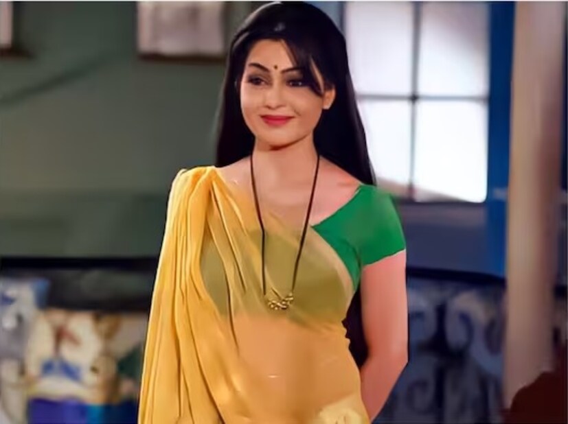 ‘ভাবীজি ঘর পর হ্যায়’ ধারাবাহিকের ‘অঙ্গুরী ভাবী’-র কথা কে না জানেন! শিল্পা শিন্ডের পরে সারল্য মাখা এই চরিত্রটিকে একটা আলাদা জায়গাতেই নিয়ে গিয়েছিলেন শুভাঙ্গী। ফলে তিনি যেন একেবারে ঘরের মেয়ে হয়ে উঠেছিলেন। বলা যায়, ‘অঙ্গুরী ভাবী’-র চরিত্রটা তাঁকে একটা আলাদাই পরিচিতি দিয়েছে। (Photo: Instagram) 