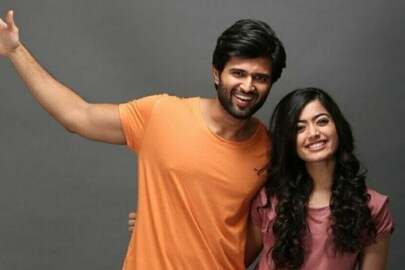 ‘তবে কি এক ছাদের তলায় থাকছেন বিজয়-রশ্মিকা!’  তুমুল জল্পনার মাঝে অবশেষে মুখ খুললেন অভিনেত্রী নিজেই
