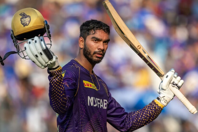 ২০০৮ সালে আইপিএলের উদ্বোধনী মরসুমের প্রথম ম্যাচেই আরসিবি বিরুদ্ধে প্রতিযোগিতার ইতিহাসে প্রথম শতরান করেছিলেন ব্র্যান্ডন ম্যাকালাম। তার ১৫ বছর পর কেকেআরের হয়ে দ্বিতীয় শতরানকারী হলেন ভেঙ্কটেশ আইয়র।