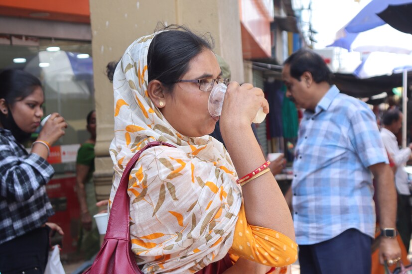 বাতাসে আদ্রতার পরিমাণ মাত্র ৫৩ শতাংশ যদিও গত কয়েক দিনে তুলনায় অনেকটাই বেড়েছে আদ্রতা। বাঁকুড়ার বায়ুর গুণগতমান অনেকটাই কমেছে বলে জানা যাচ্ছে। সূচক ছুঁয়ে গেছে ৯২। প্রতিবেদন : নীলাঞ্জন বন্দ্যোপাধ্যায়