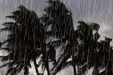 Weather Update Today: দুপুরেই অন্ধকারে ডুবল কলকাতা, গরম থেকে স্বস্তির বৃষ্টি