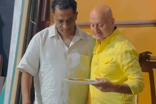 অনুপমের জন্য ধোসা বানালেন অনুরাগ