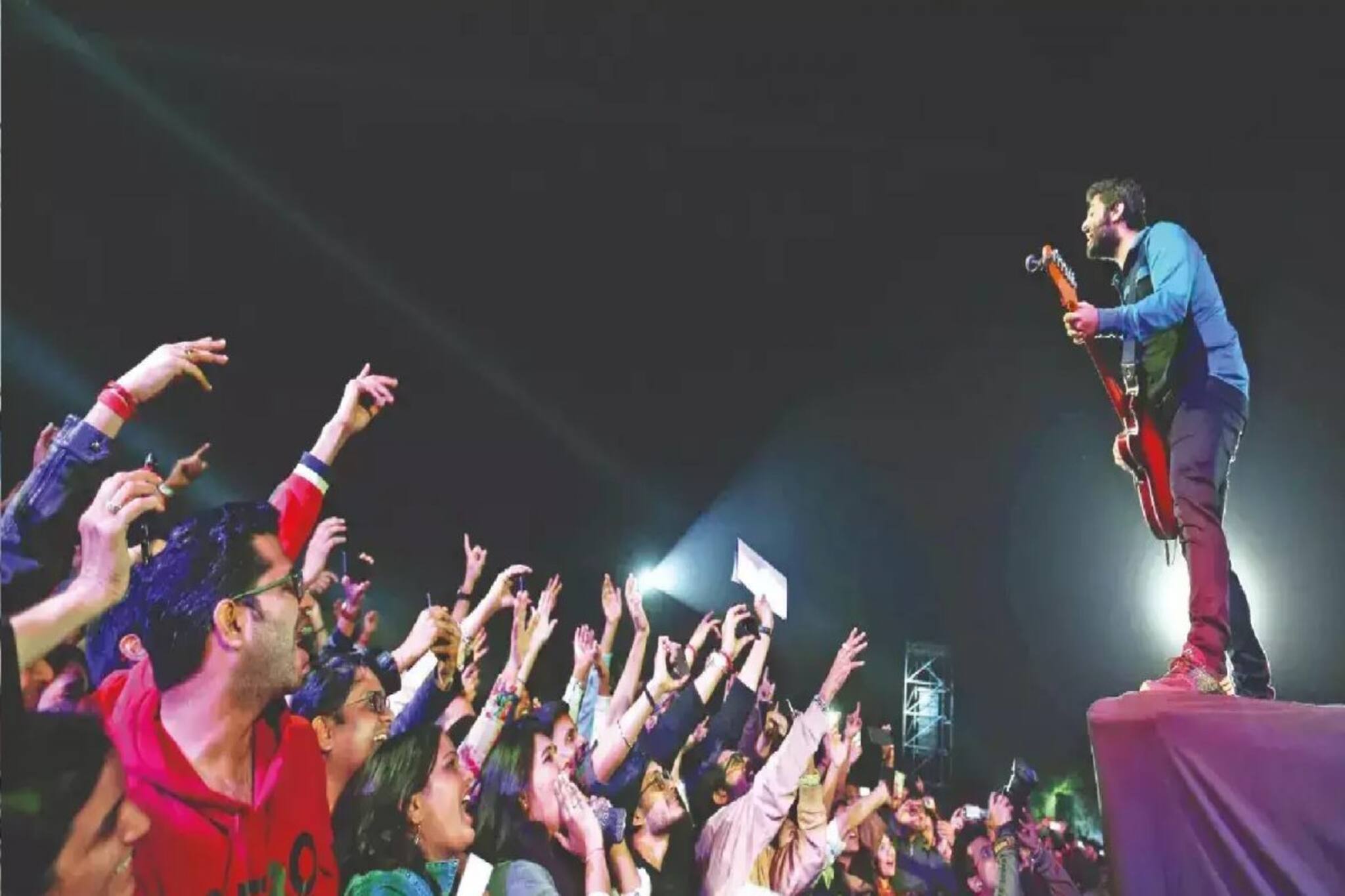 হঠাৎ শিলিগুড়িতে হইহই কাণ্ড! জন্মদিনের রাতে ফের শহরে অরিজিৎ? জানুন আসল ঘটনা