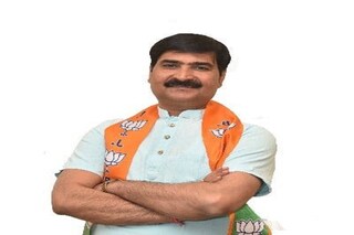 ঝড়ের গতিতে উত্থান!